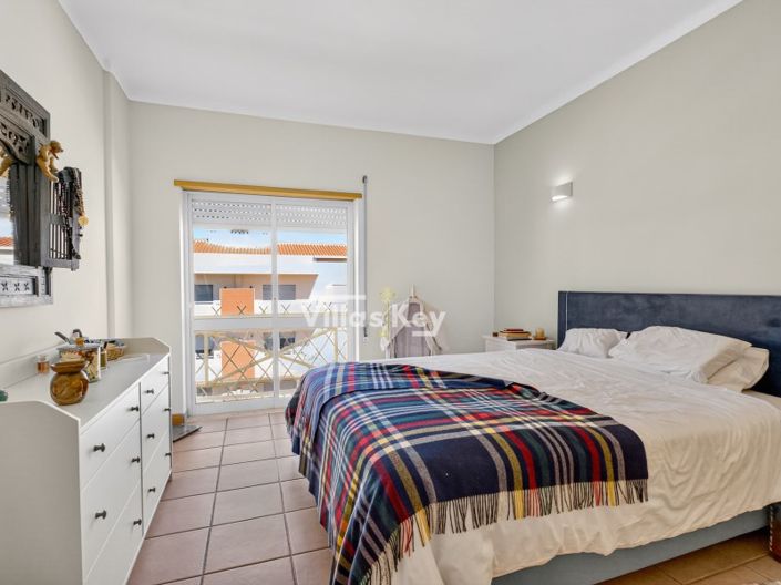 Image No.19-3 Bed Apartment for sale