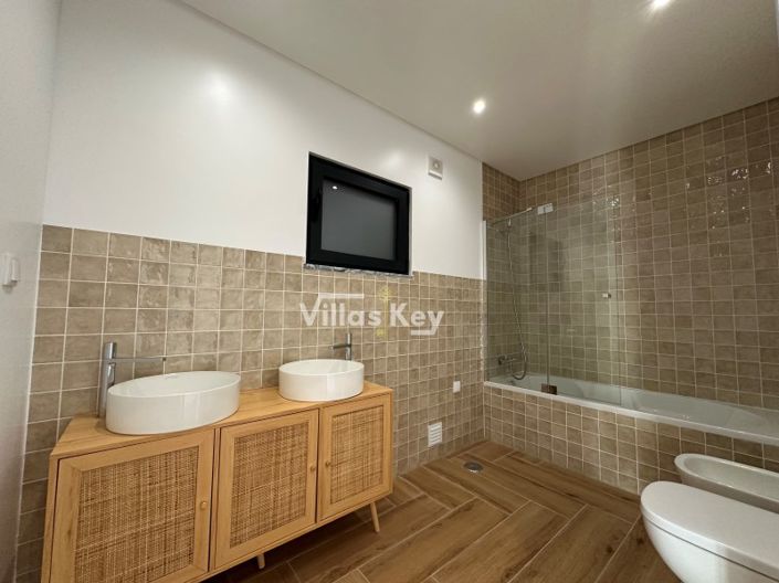 Image No.19-2 Bed Apartment for sale