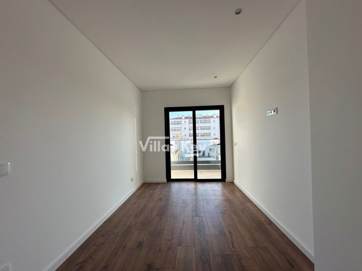 Image No.20-2 Bed Apartment for sale