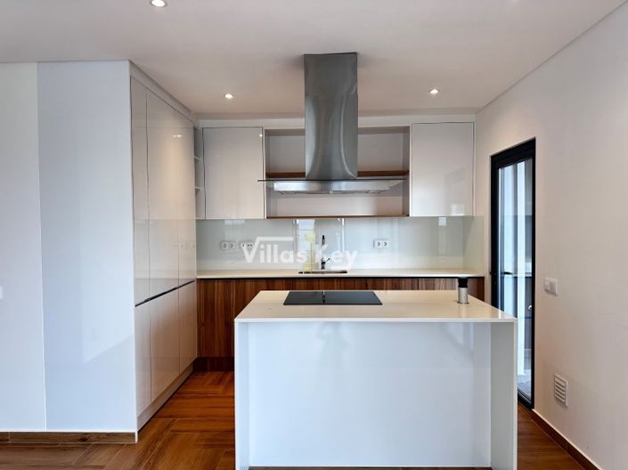 Image No.14-3 Bed Apartment for sale