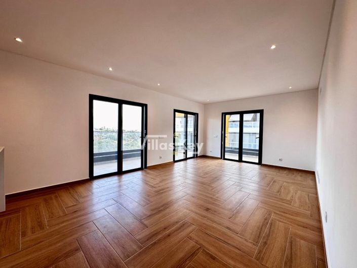 Image No.15-3 Bed Apartment for sale