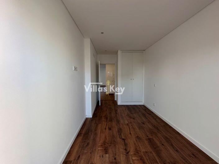 Image No.9-3 Bed Apartment for sale