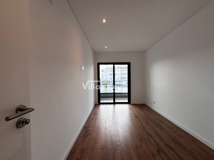 Image No.21-3 Bed Apartment for sale