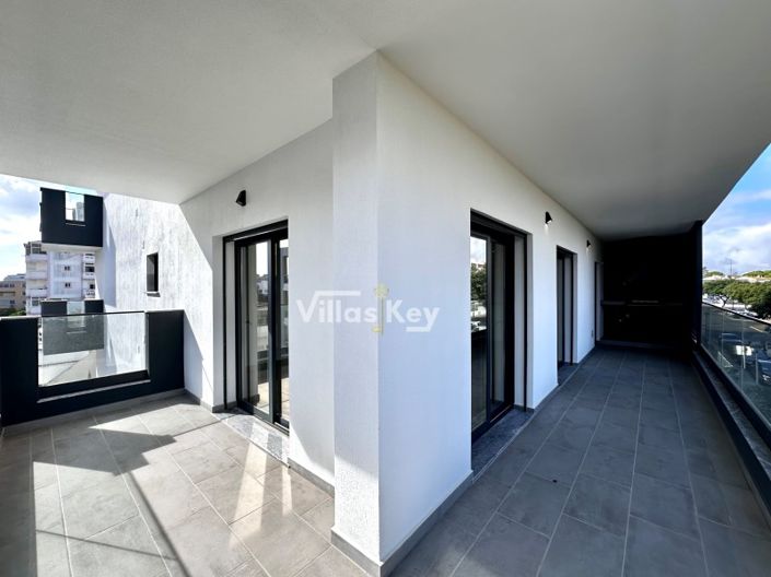 Image No.27-3 Bed Apartment for sale