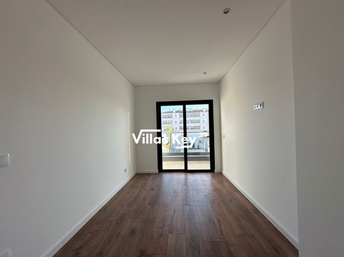 Image No.7-3 Bed Apartment for sale