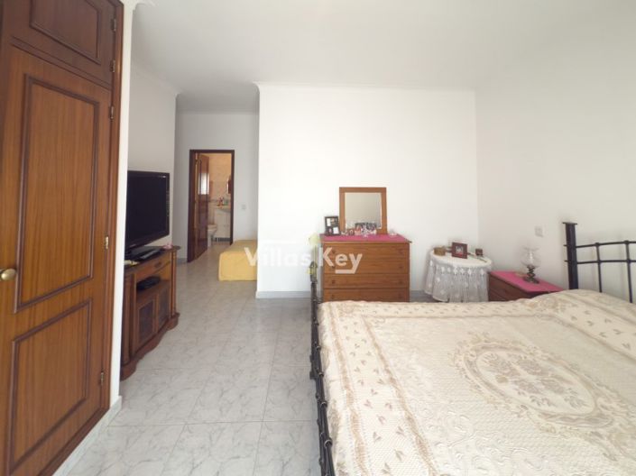 Image No.17-2 Bed Apartment for sale