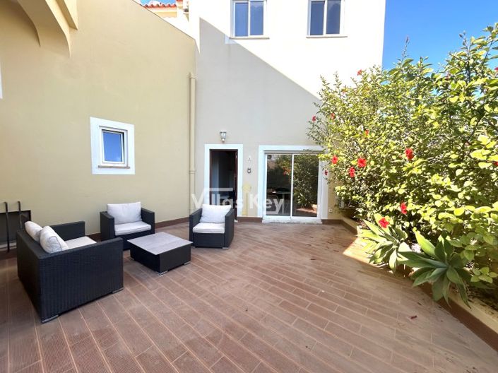 Image No.21-7 Bed House for sale