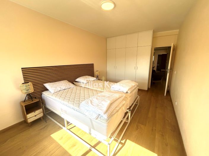 Image No.27-7 Bed House for sale