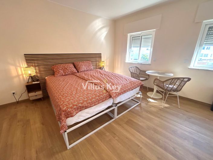 Image No.32-7 Bed House for sale