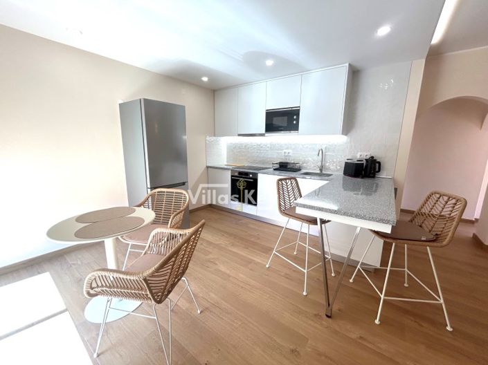 Image No.7-7 Bed House for sale