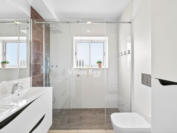 Image No.18-2 Bed Apartment for sale