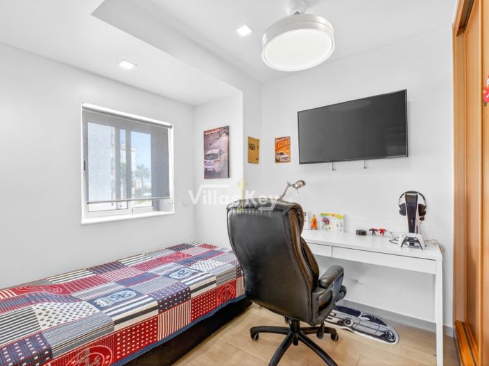 Image No.19-2 Bed Apartment for sale