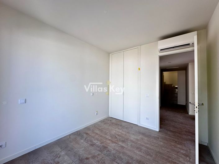 Image No.12-3 Bed Apartment for sale