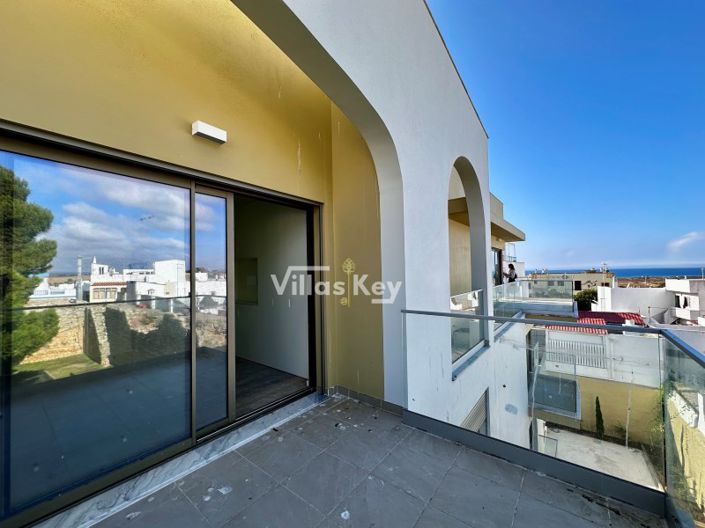 Image No.15-3 Bed Apartment for sale