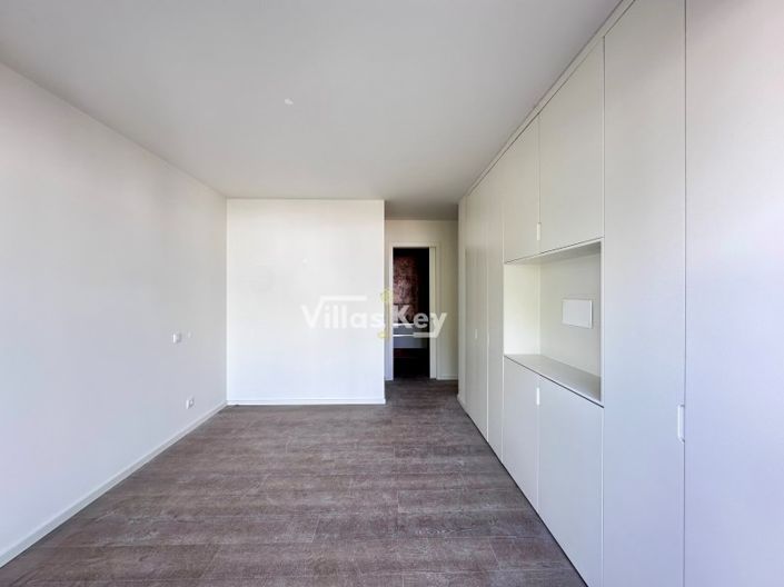 Image No.18-3 Bed Apartment for sale