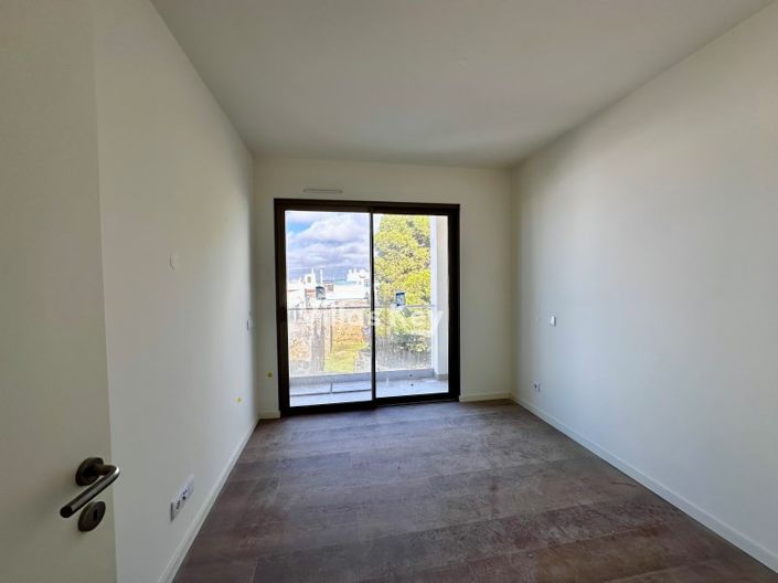 Image No.19-3 Bed Apartment for sale