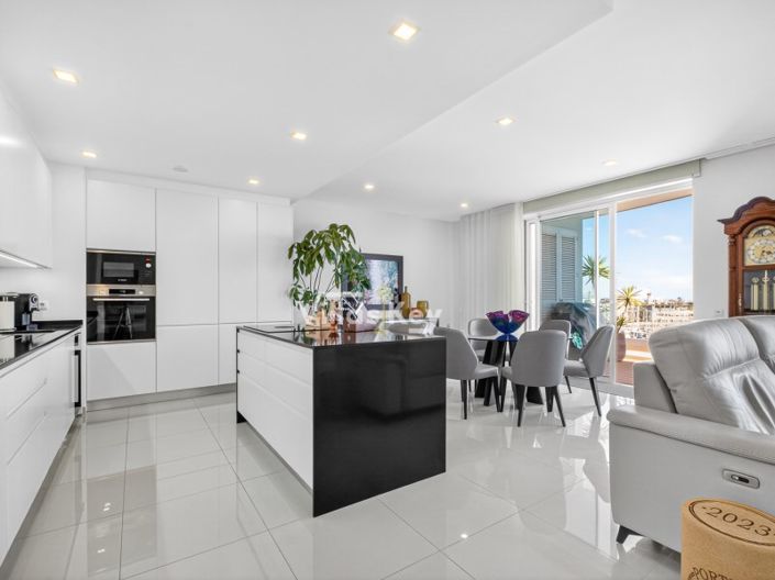 Image No.14-3 Bed Apartment for sale