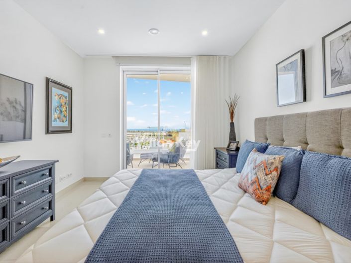 Image No.21-3 Bed Apartment for sale