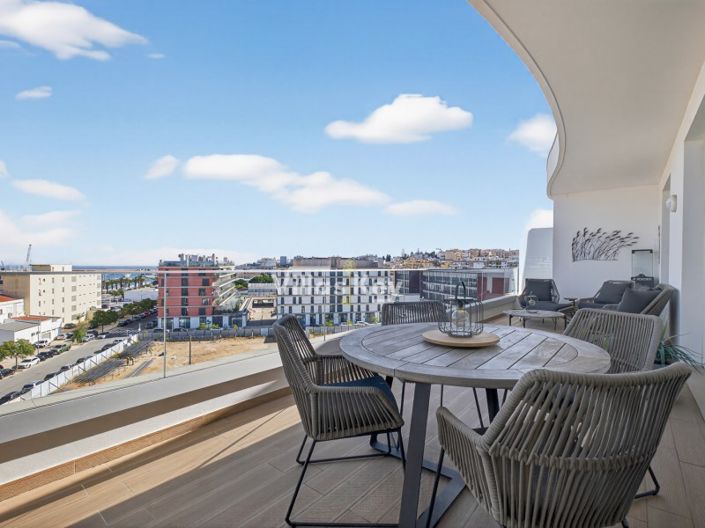 Image No.3-3 Bed Apartment for sale