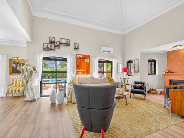 idcd87b201-0000-0500-0000-000017610f8e