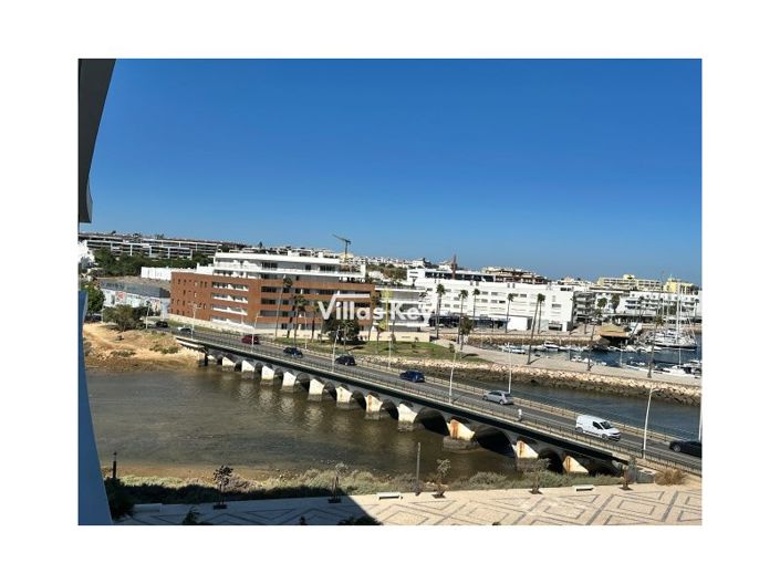 Image No.20-3 Bed Apartment for sale