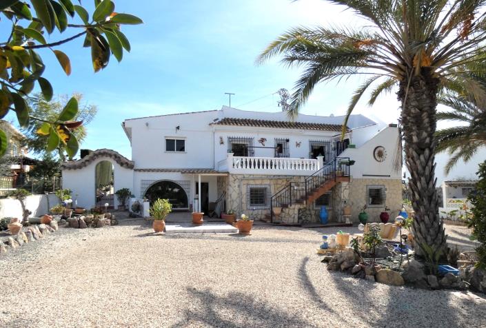 Image No.2-5 Bed Villa / Detached for sale