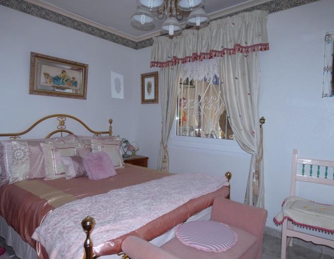 Image No.17-5 Bed Villa / Detached for sale