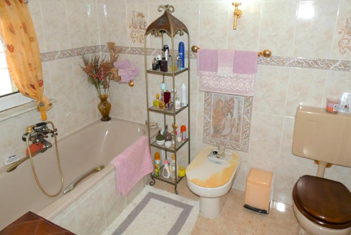 Image No.34-5 Bed Villa / Detached for sale