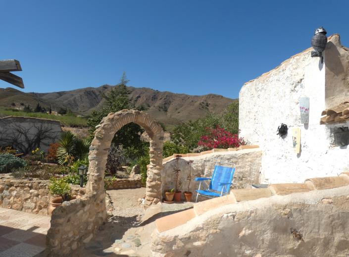 Image No.9-3 Bed Country Property for sale