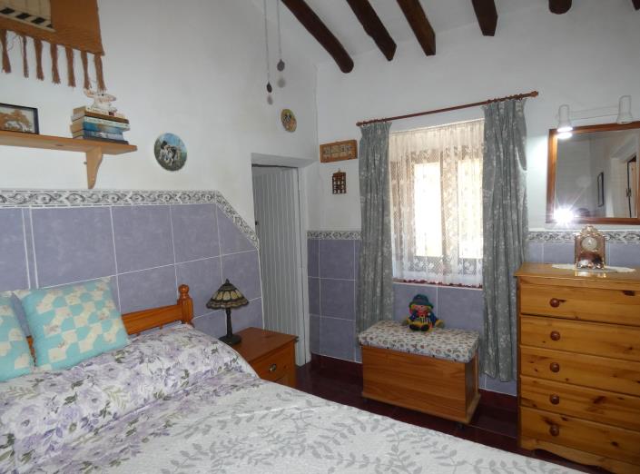 Image No.23-3 Bed Country Property for sale