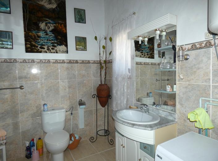 Image No.26-3 Bed Country Property for sale