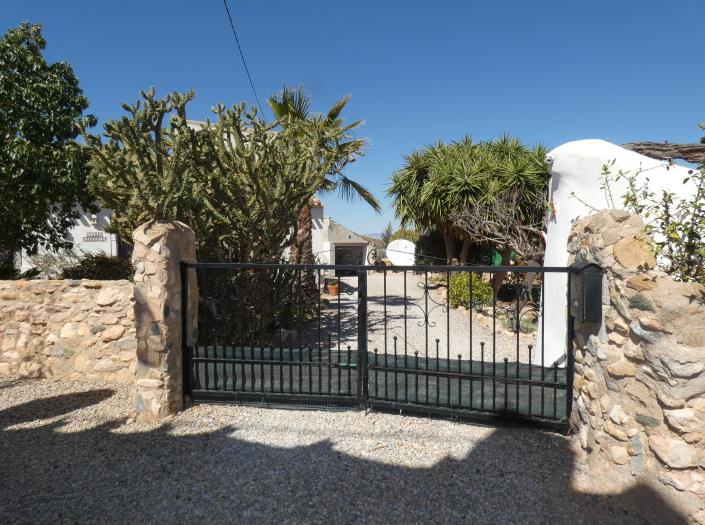 Image No.61-3 Bed Country Property for sale