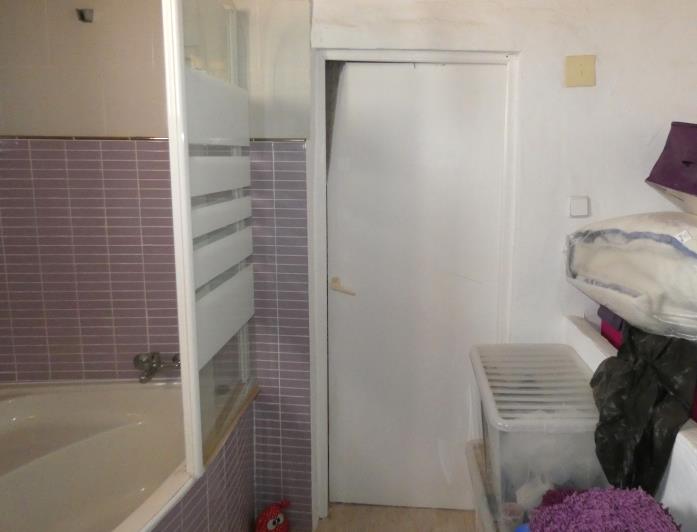 Image No.24-2 Bed Country House for sale