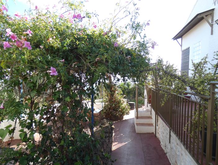 Image No.41-6 Bed Country Property for sale