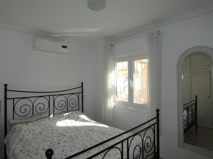 Image No.16-2 Bed Villa / Detached for sale