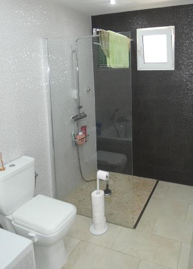 Image No.31-3 Bed Villa / Detached for sale