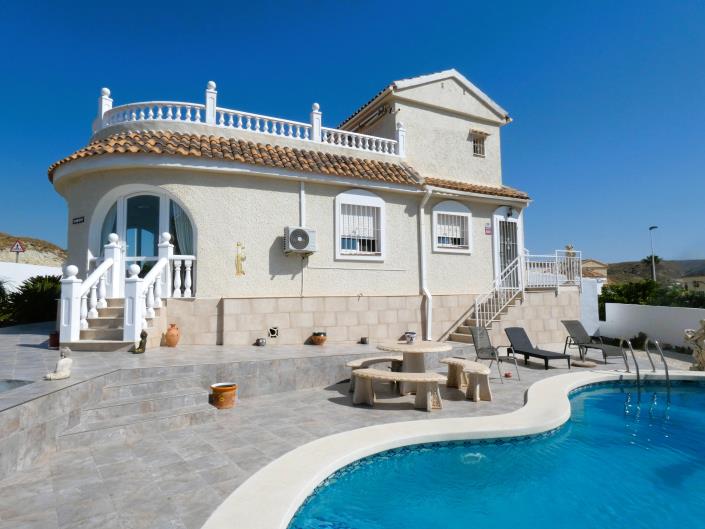 Image No.1-3 Bed Villa / Detached for sale
