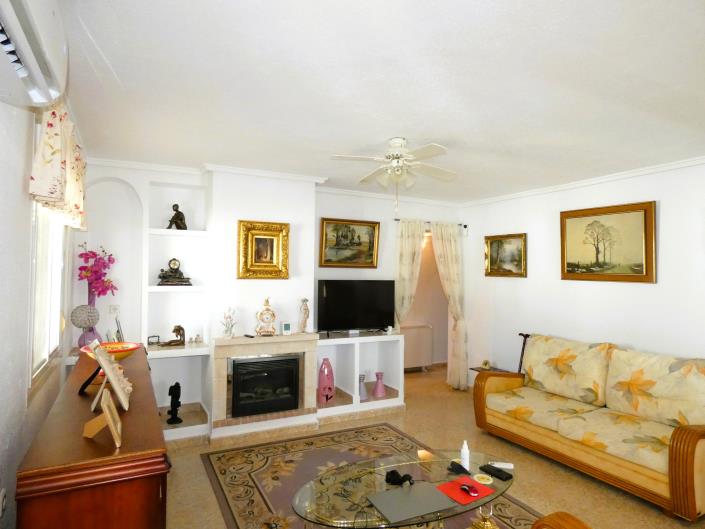 Image No.2-3 Bed Villa / Detached for sale