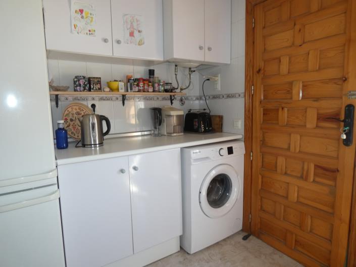 Image No.17-4 Bed Semi-Detached for sale