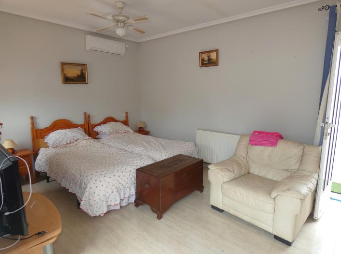 Image No.35-3 Bed Villa / Detached for sale