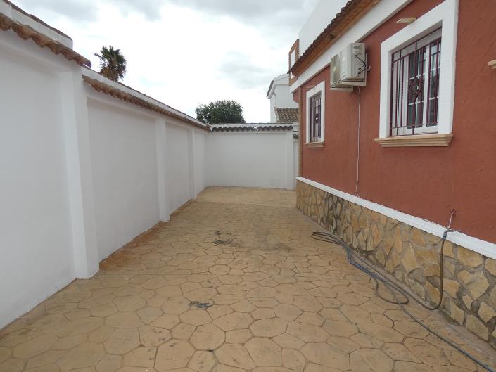 Image No.57-3 Bed Villa / Detached for sale