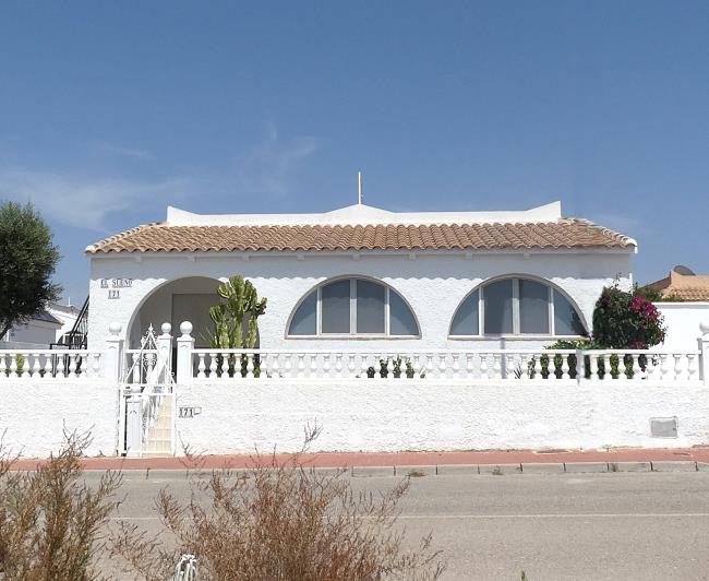 Image No.1-2 Bed Villa / Detached for sale