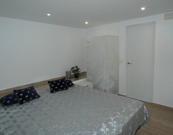 Image No.55-5 Bed Villa / Detached for sale