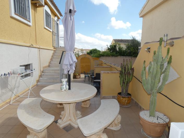 Image No.39-4 Bed Villa / Detached for sale