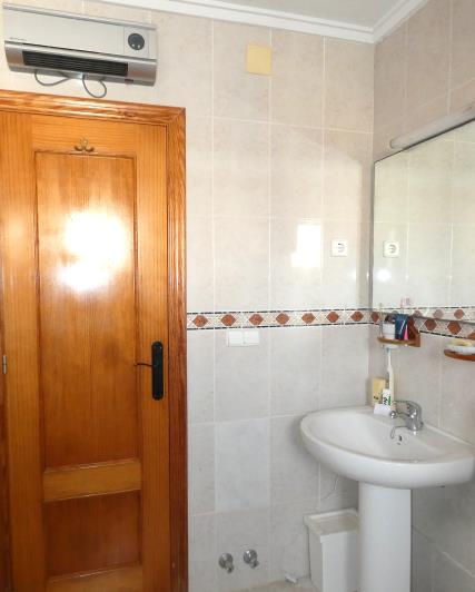 Image No.17-5 Bed Villa / Detached for sale