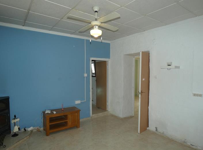 Image No.18-3 Bed Country Property for sale