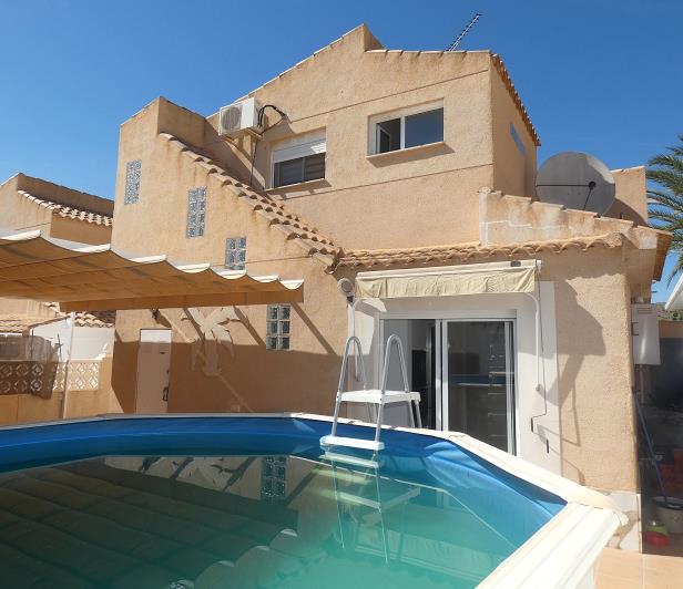 Image No.38-3 Bed Villa / Detached for sale