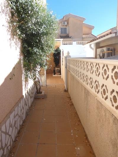 Image No.42-3 Bed Villa / Detached for sale