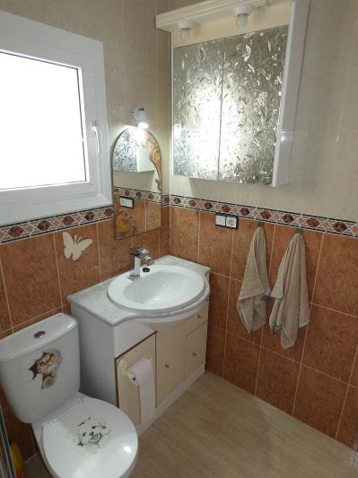 Image No.23-2 Bed Semi-Detached for sale