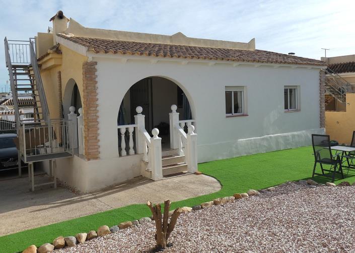 Image No.8-2 Bed Villa / Detached for sale